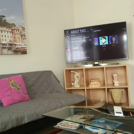 Near Stavros Niarchos Park & Acropolis Apartment *